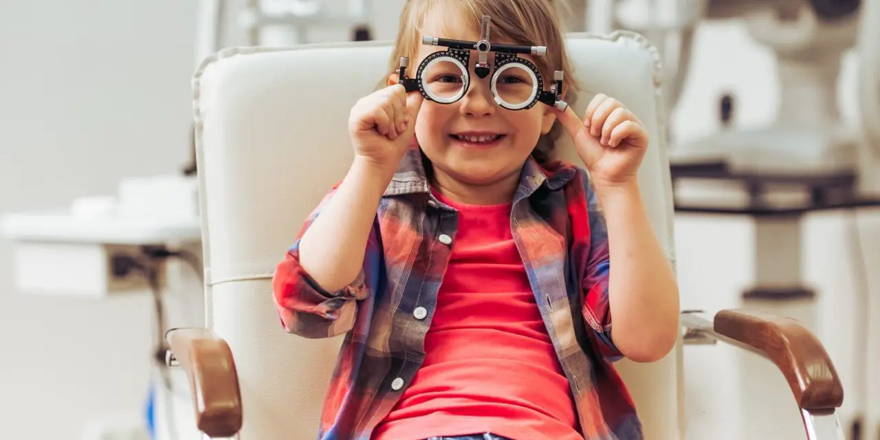 Ophtalmologue pour enfant : à quel moment consulter un spécialiste ?